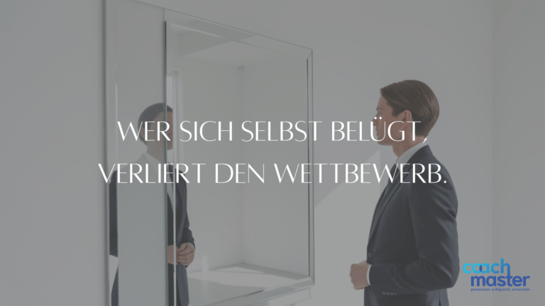 Business-Person blickt zur Selbstreflexion in einen kristallklaren Spiegel – CoachMaster