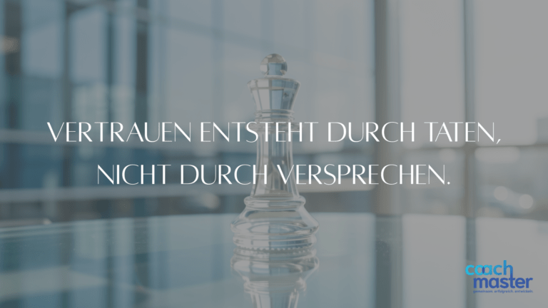 Kristall-Schachkönig auf Glastisch symbolisiert verantwortungsvolle Führung – CoachMaster